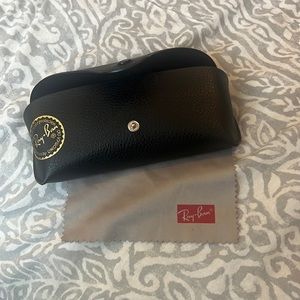 Black Ray Ban Sunglasses case with cloth